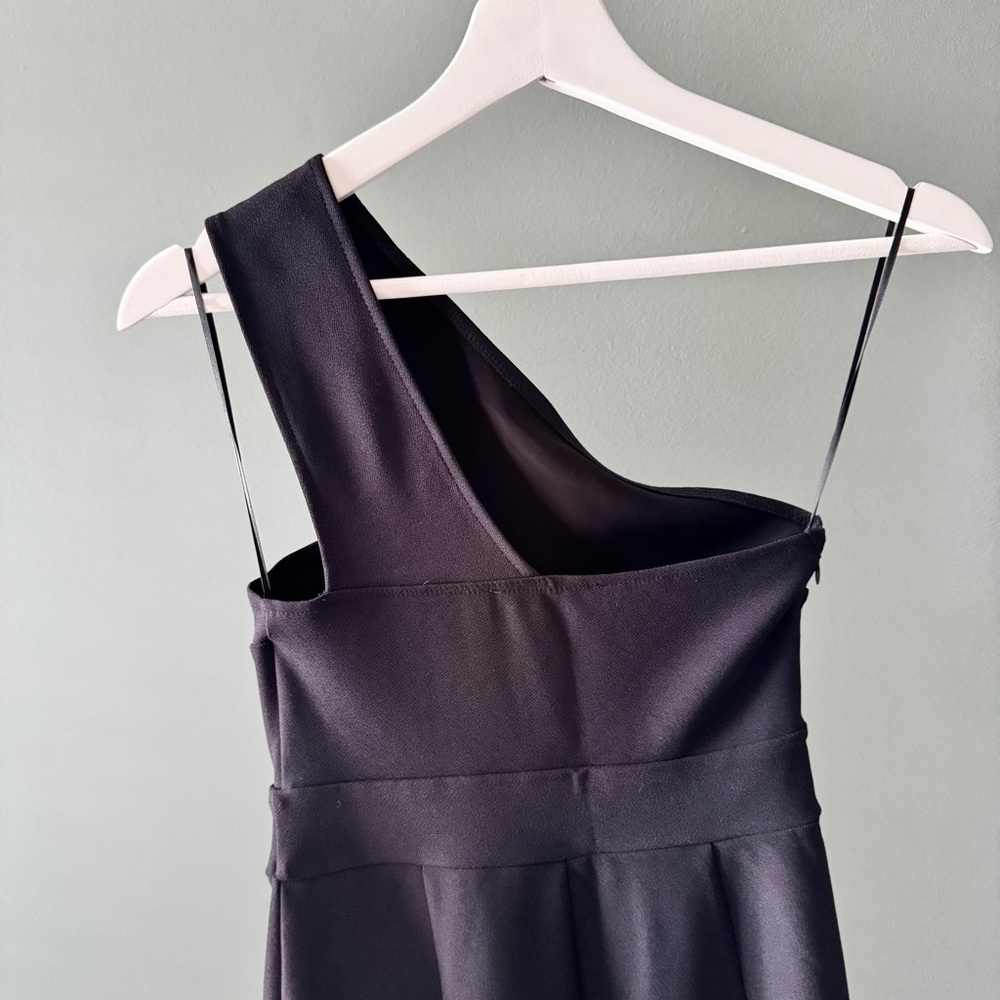 Abercrombie & Fitch Black One-Shoulder Jumpsuit - Picture 4 of 6
